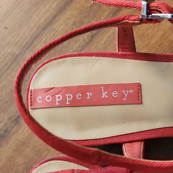 GUC Tomatoe Red Knot Canvas Wooden Platfirm Sandals - Picture 4 of 7